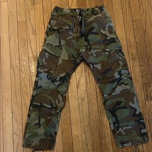 Nike SB Men's Green Camouflage Cargo Pants